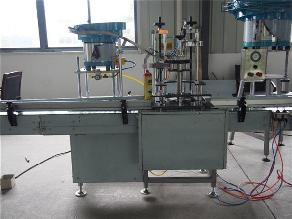 24 Kepala Botol Air Mengisi Mesin Toilet